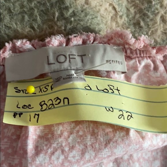 LOFT peach pink and white dainty floral sleeveless v neck prairie blouse XS - Picture 7 of 7